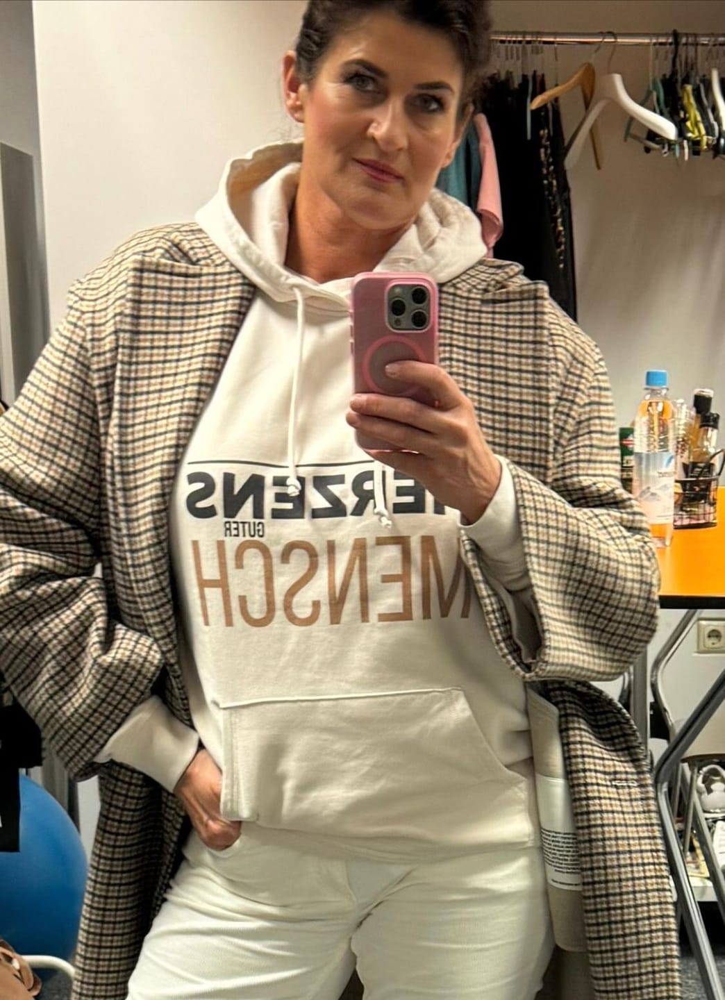 Customer photo review of Damen Hoodie regular fit "HERZENSGUTER MENSCH" Bio-Baumwolle