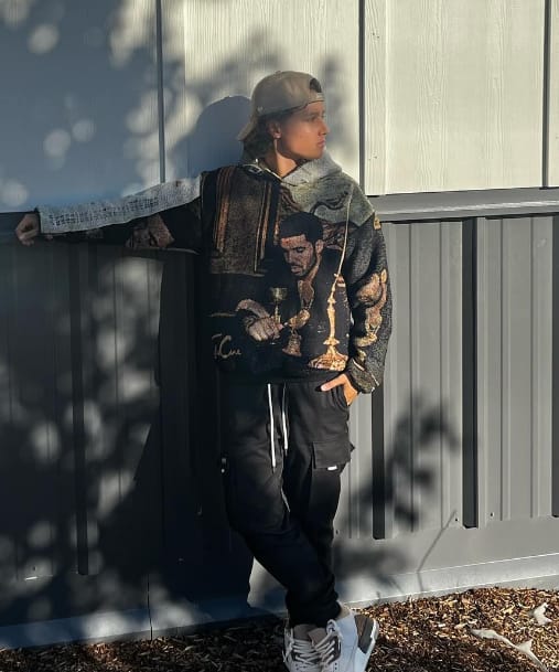 Customer photo review of Drake Hoodie Full Tapestry