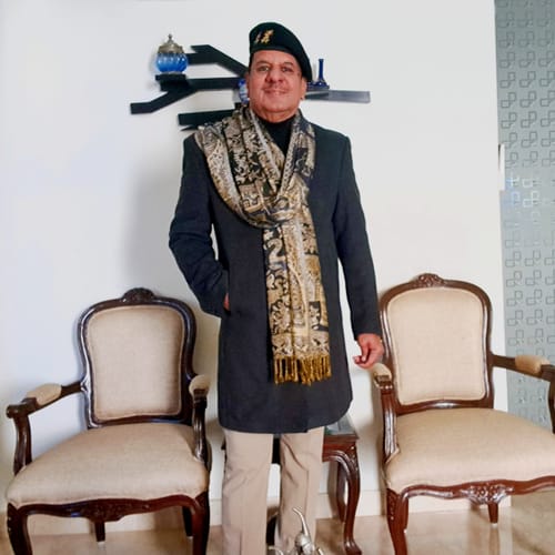 Customer photo review of Pashtush Mens Bamboo Reversible Stole, Safari Animals, Elephant Design, Black
