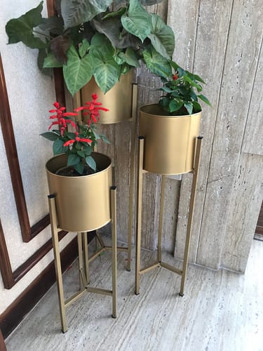 Customer photo review of UnitedCrafts Modern Big Tall Metal Pots Stands for Home Decoration (Set of 3)