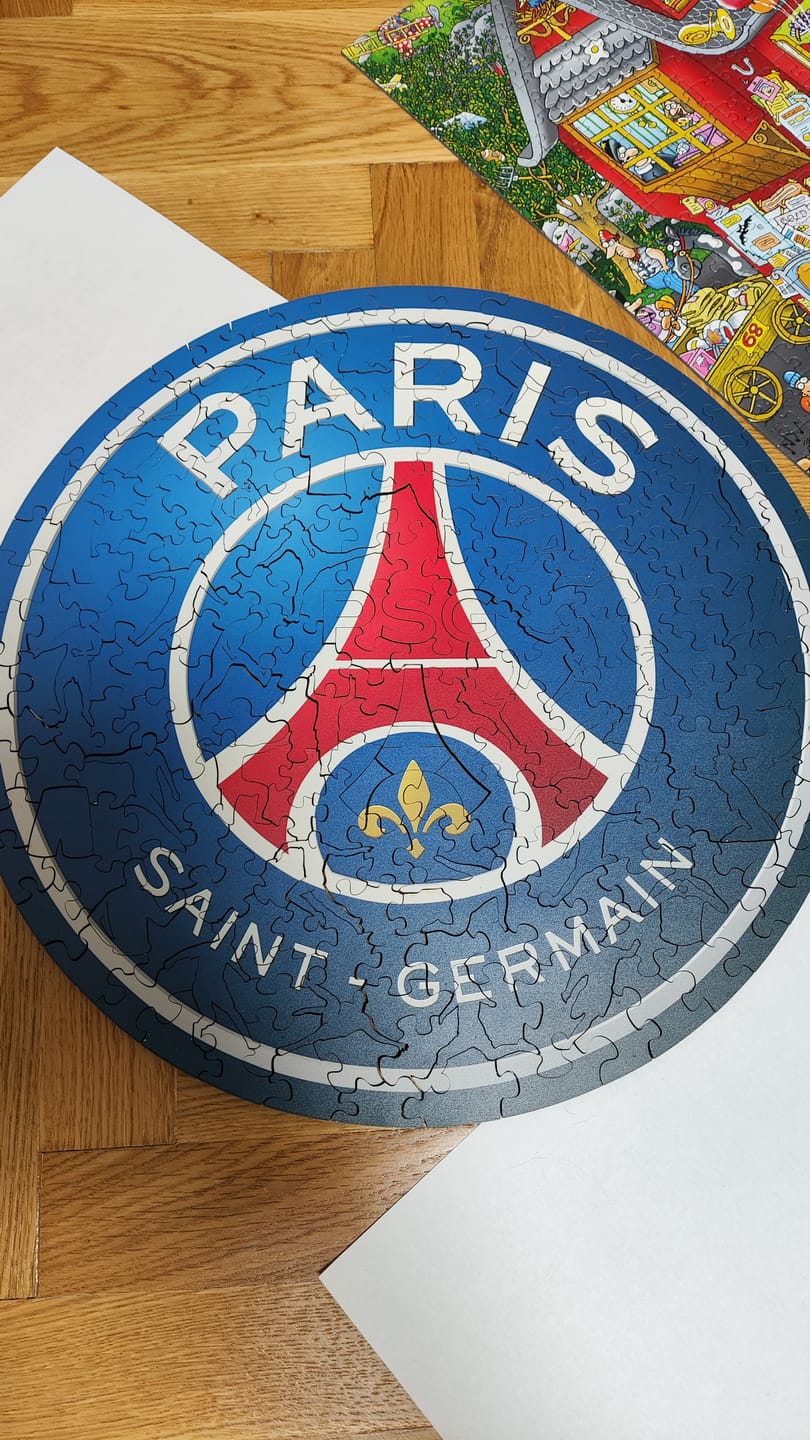 Customer photo review of Paris Saint-Germain FC® Logo - Wooden Puzzle