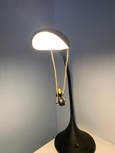 Customer photo review of Figurine Sans Visage sur Balançoire