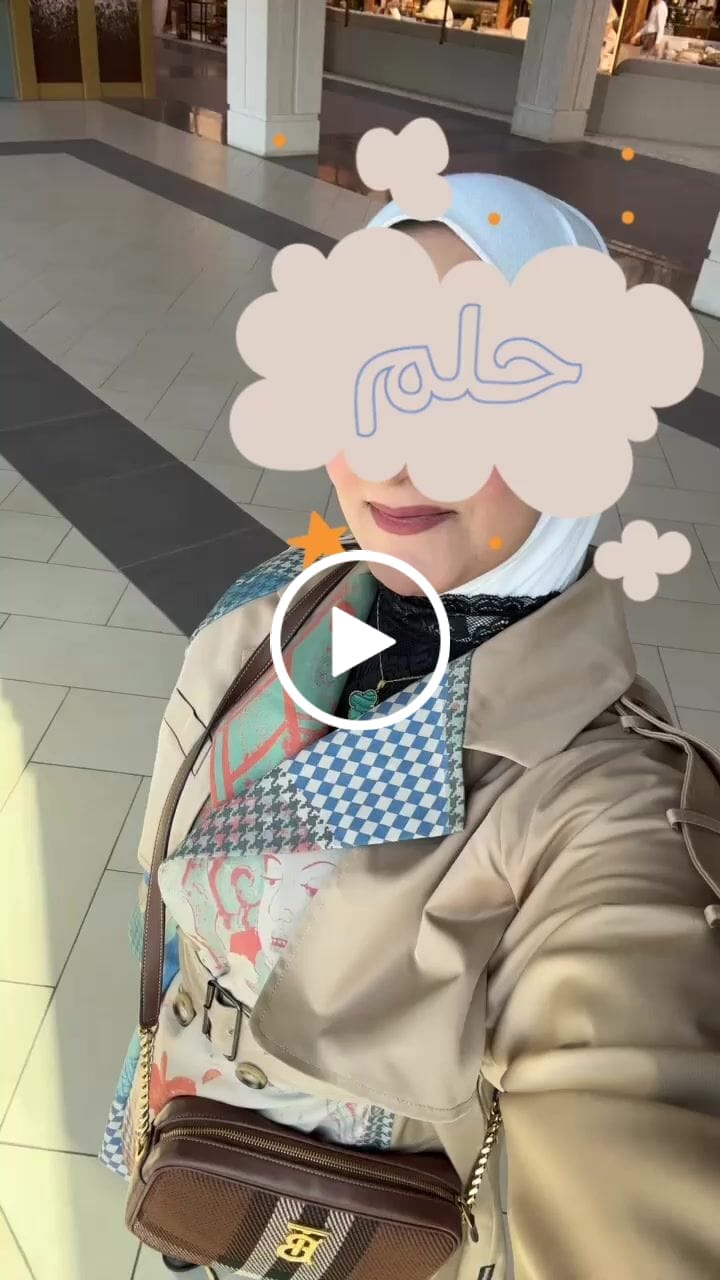 Customer video review of Van gogh sunflowers scarf