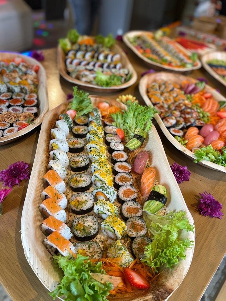 Customer photo review of Extra Large 22" x 12" Oval Disposable Palm Leaf Wooden Platter Tray