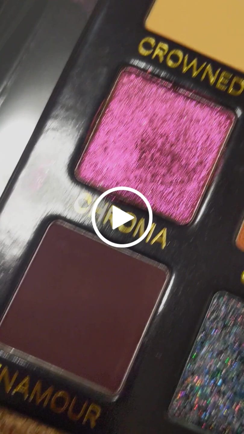 Customer video review of Skullz & Roses Metallic Multichrome Eyeshadow Palette
