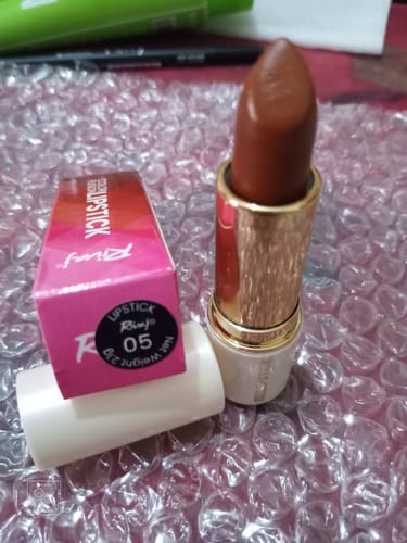 Customer photo review of Color Fusion Lipstick