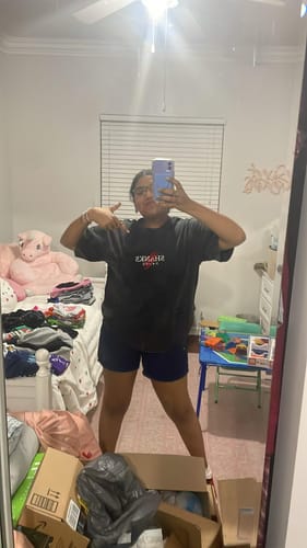 Customer photo review of AKAGAMI EMBROIDERED ACID WASH TEE