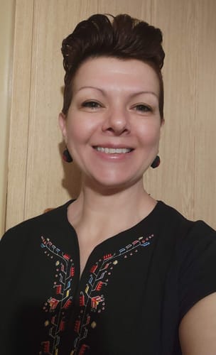 Customer photo review of Тениска с V-деколте "Пъстрота"