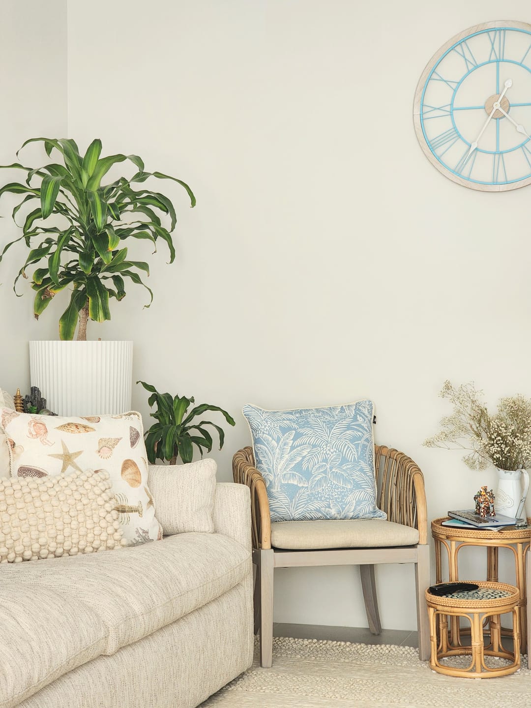 Customer photo review of Bloom Rattan Table Set