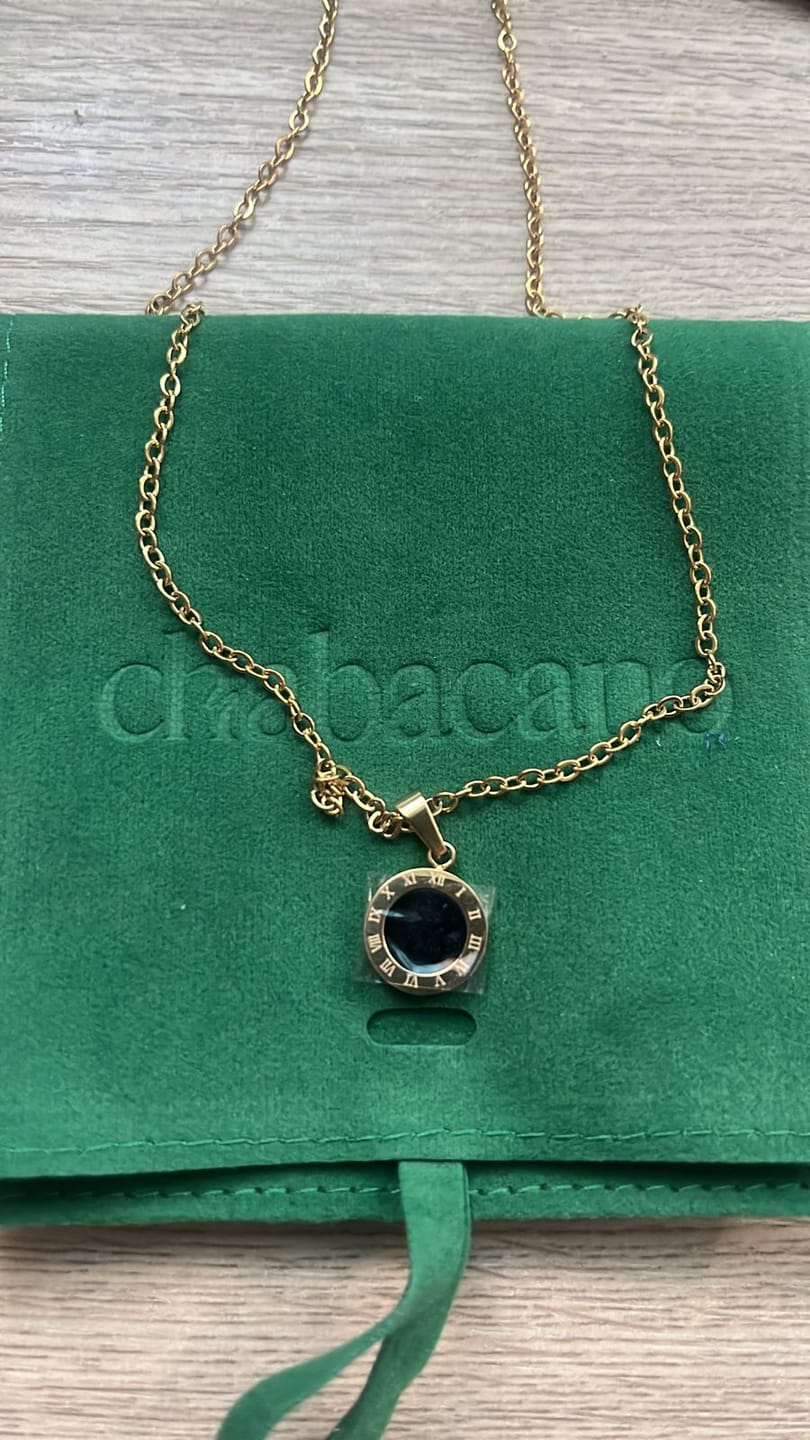 Customer photo review of Collar Medalla