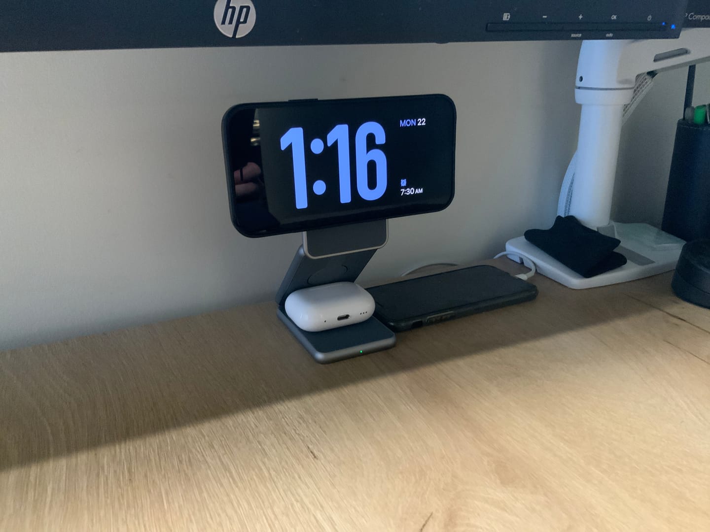 Customer photo review of MagFold Pro Qi2