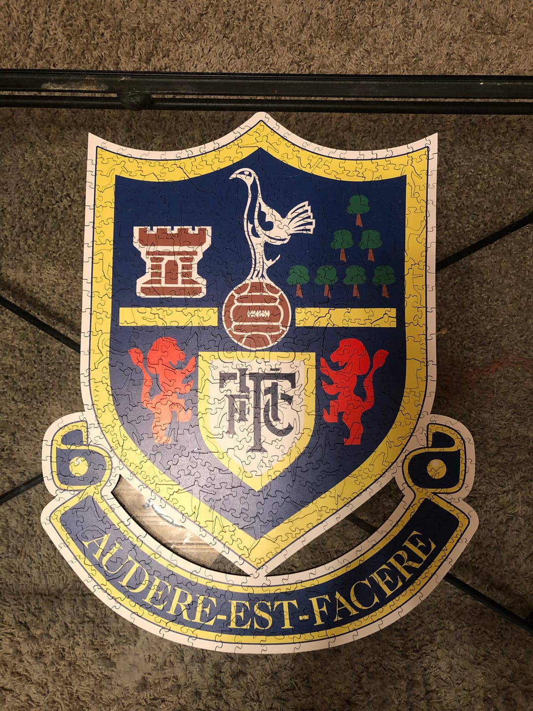 Customer photo review of Tottenham Hotspur FC® Retro Logo - Wooden Puzzle