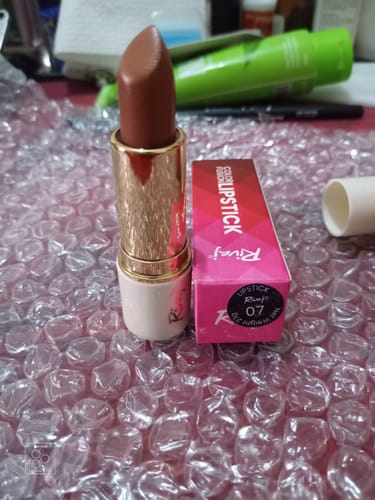 Customer photo review of Color Fusion Lipstick