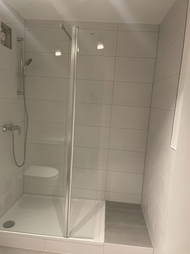 Customer photo review of SONNI Walk In Dusche Duschabtrennung Duschwand Nano Beschichtung Klarglas Mit 30cm schwenkbarer Seitenteil