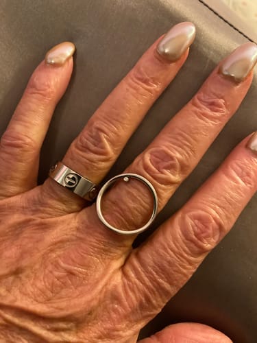 Customer photo review of LOVE RING 5.5MM NO DIAMOND