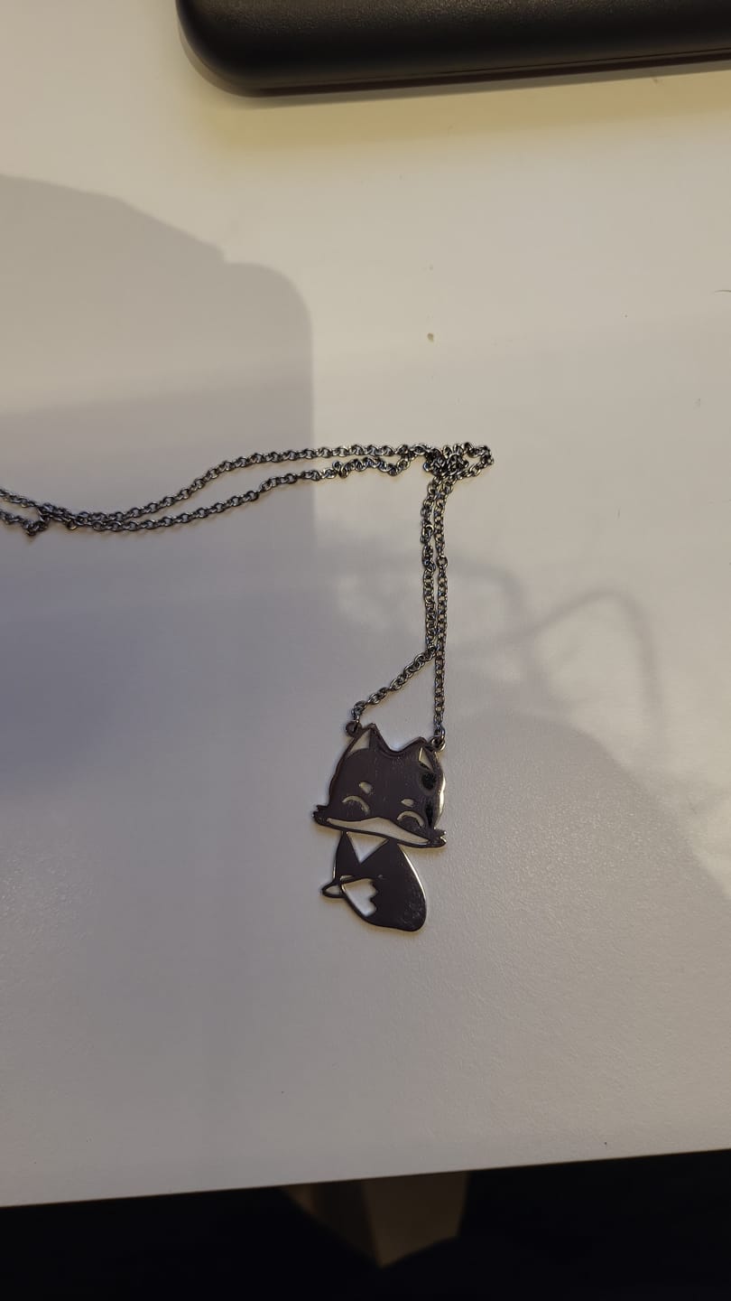 Customer photo review of LOANYA Dibujo infantil personal como Collar o Colgante en oro