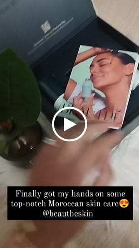 Customer video review of Crème Hydratante Éclat au Thé Vert