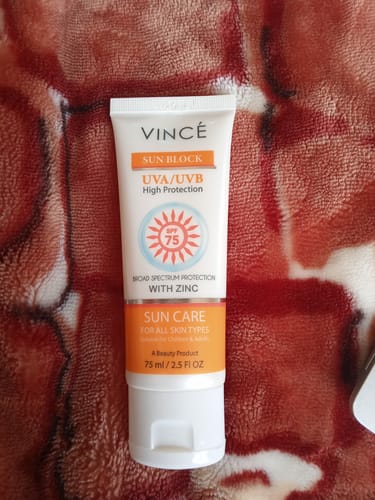 Customer photo review of Sunblock SPF (75)