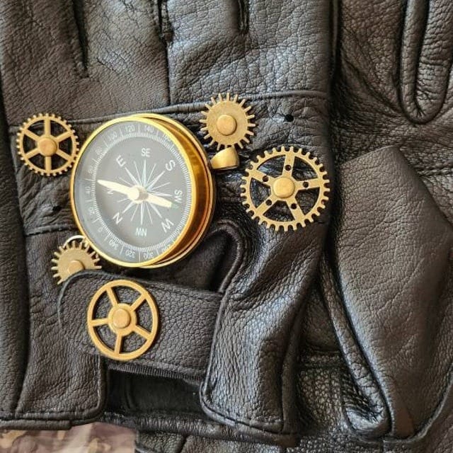 Customer photo review of Steampunk compass gloves