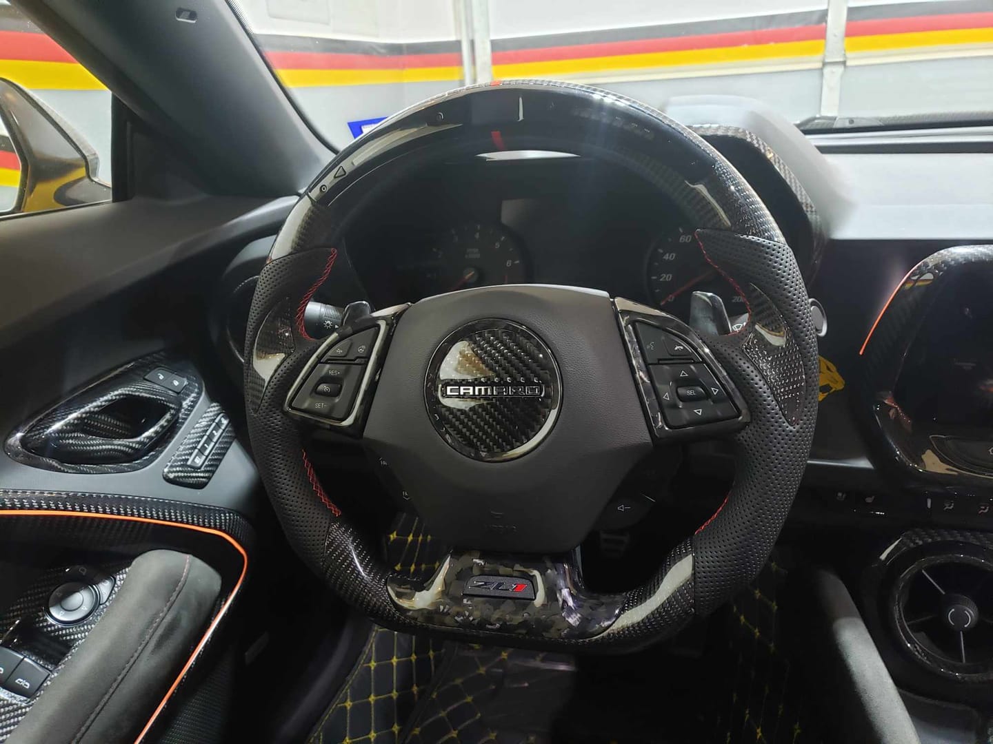 Customer photo review of [Complete/Heated] Customizable Carbon Fiber Steering Wheel For 2016-2024 Chevy Camaro