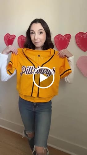 Customer video review of Custom Women's Gold Brown-White V-Neck Cropped Baseball Jersey