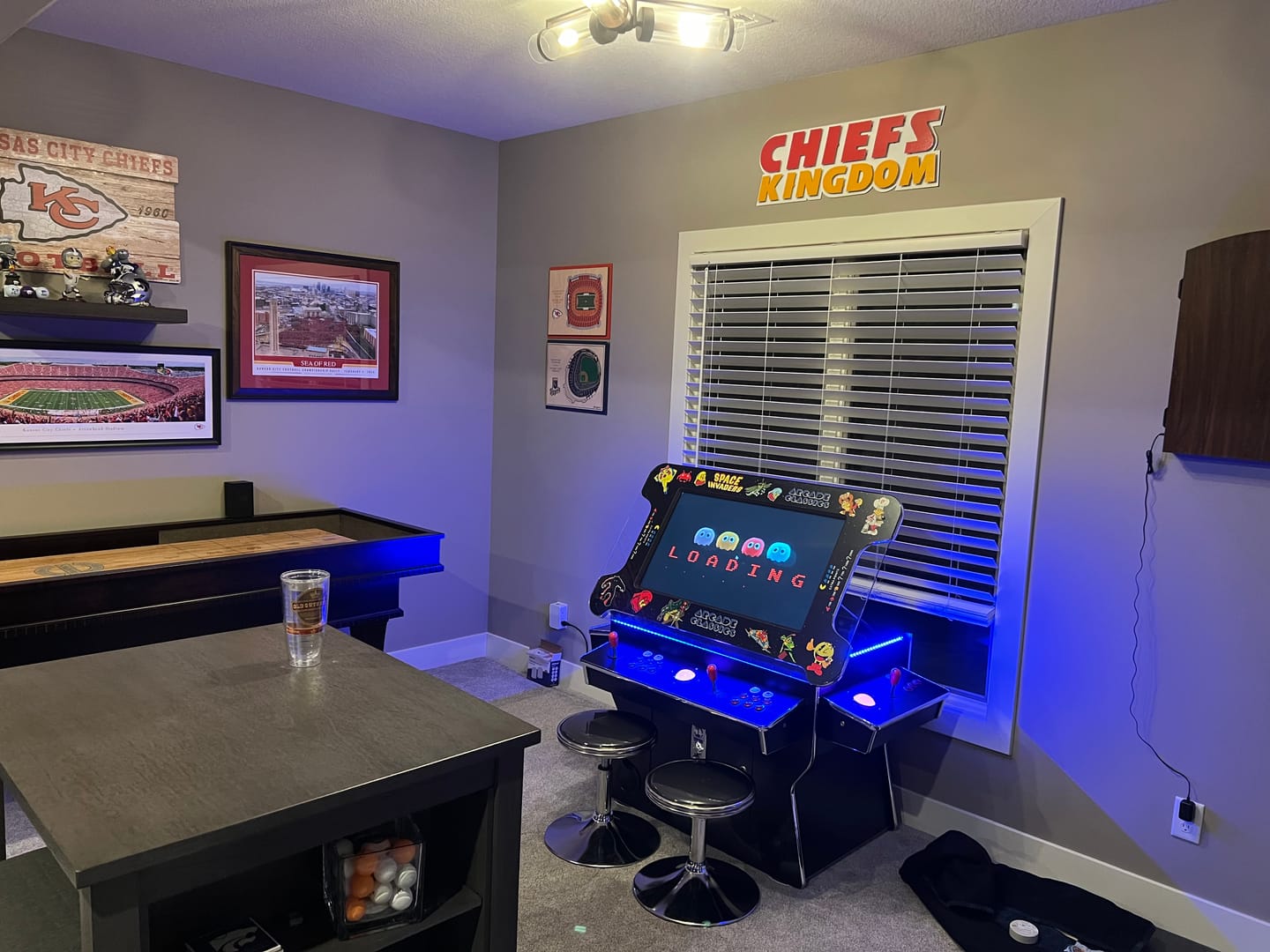 Customer photo review of Cocktail Arcade Machine 4500 Games 32 inch screen Tilt Up Black Lift Up Retro Multi-cade Table