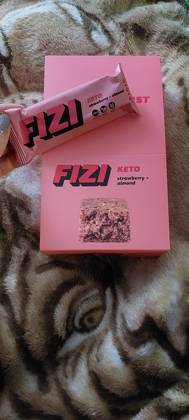 Customer photo review of Strawberry + almond x10 шт.