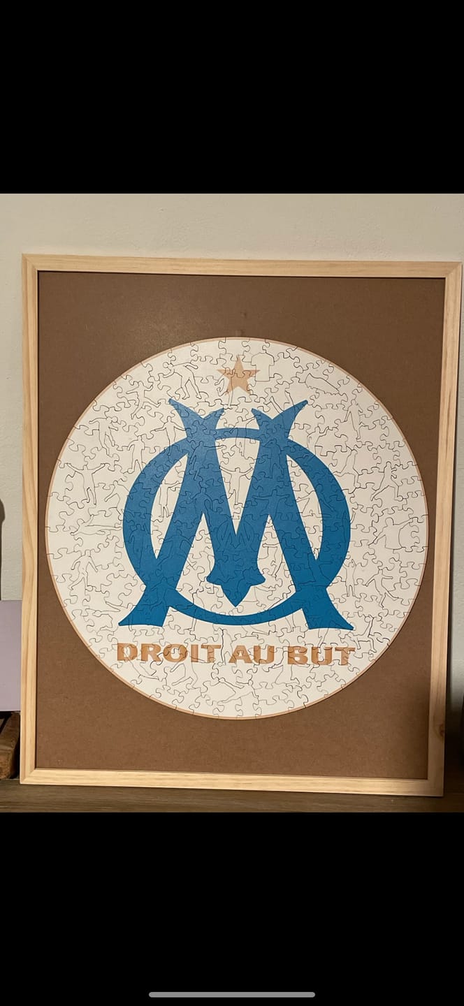 Customer photo review of Logo Olympique de Marseille® - Puzzle Officiel en Bois