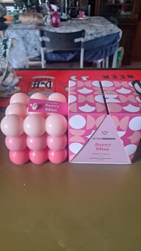 Customer photo review of Berry Bliss Bubble (Candle)