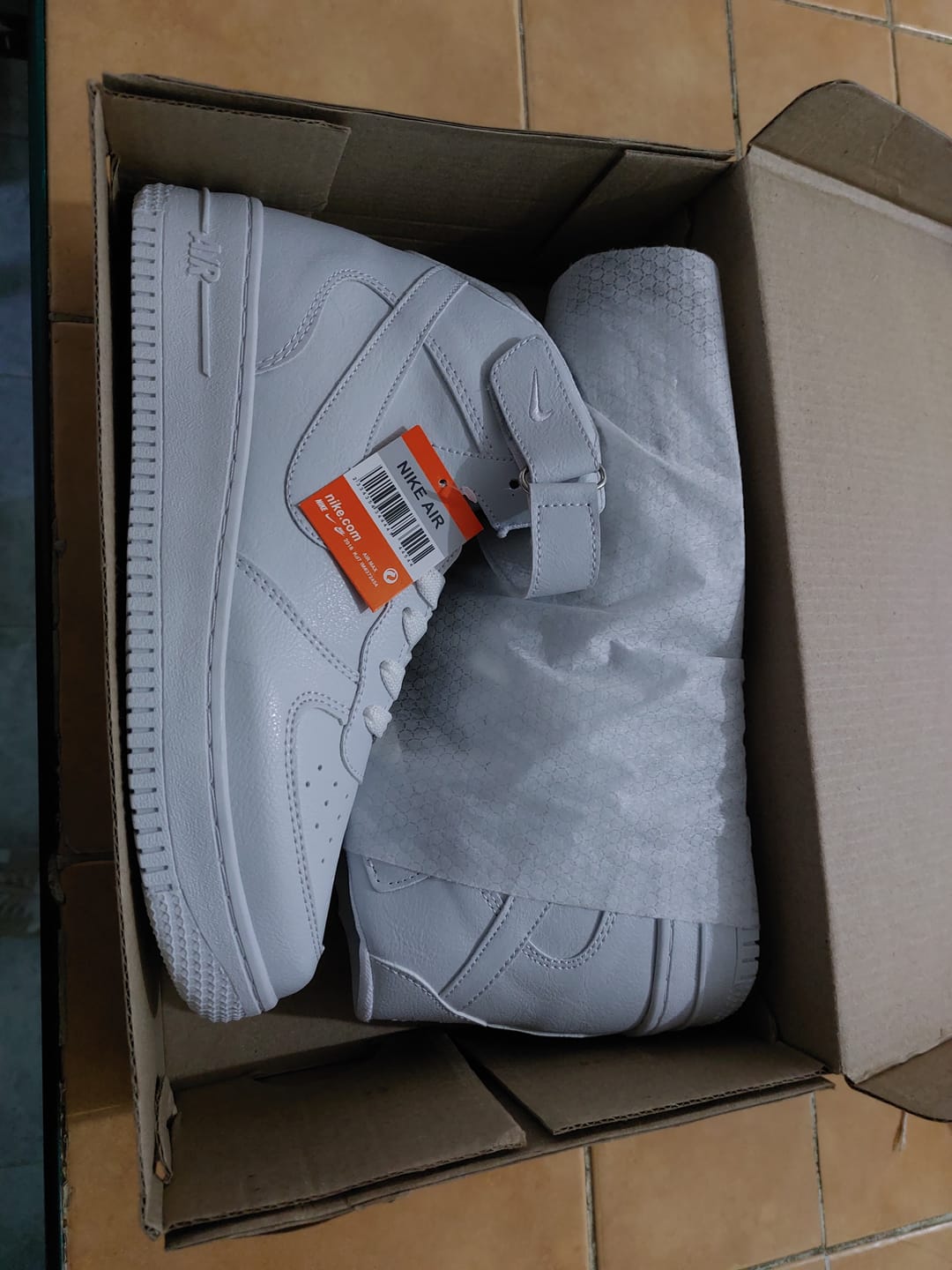 Customer photo review of Tenis 841 Blanco Total