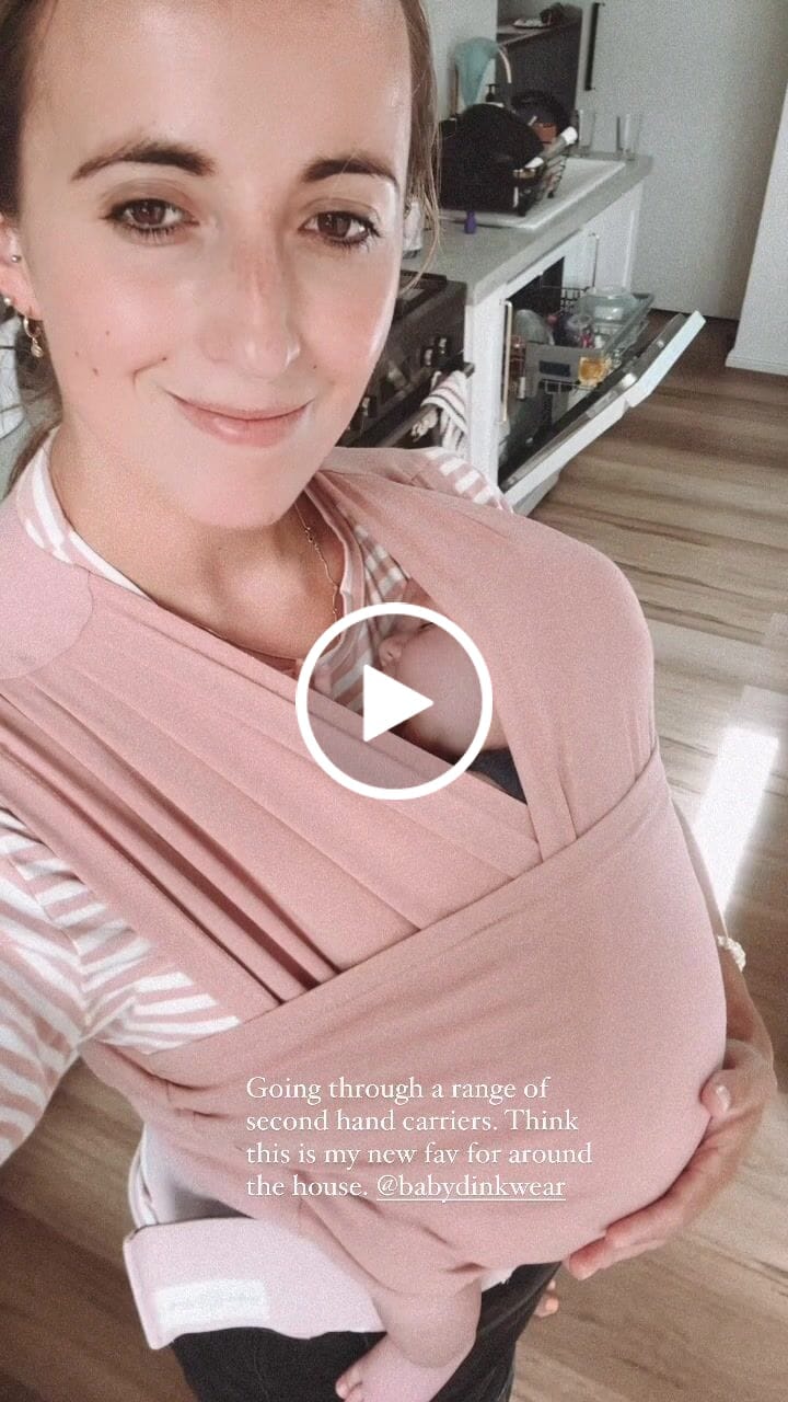 Customer video review of Newborn Carrier in Rose
