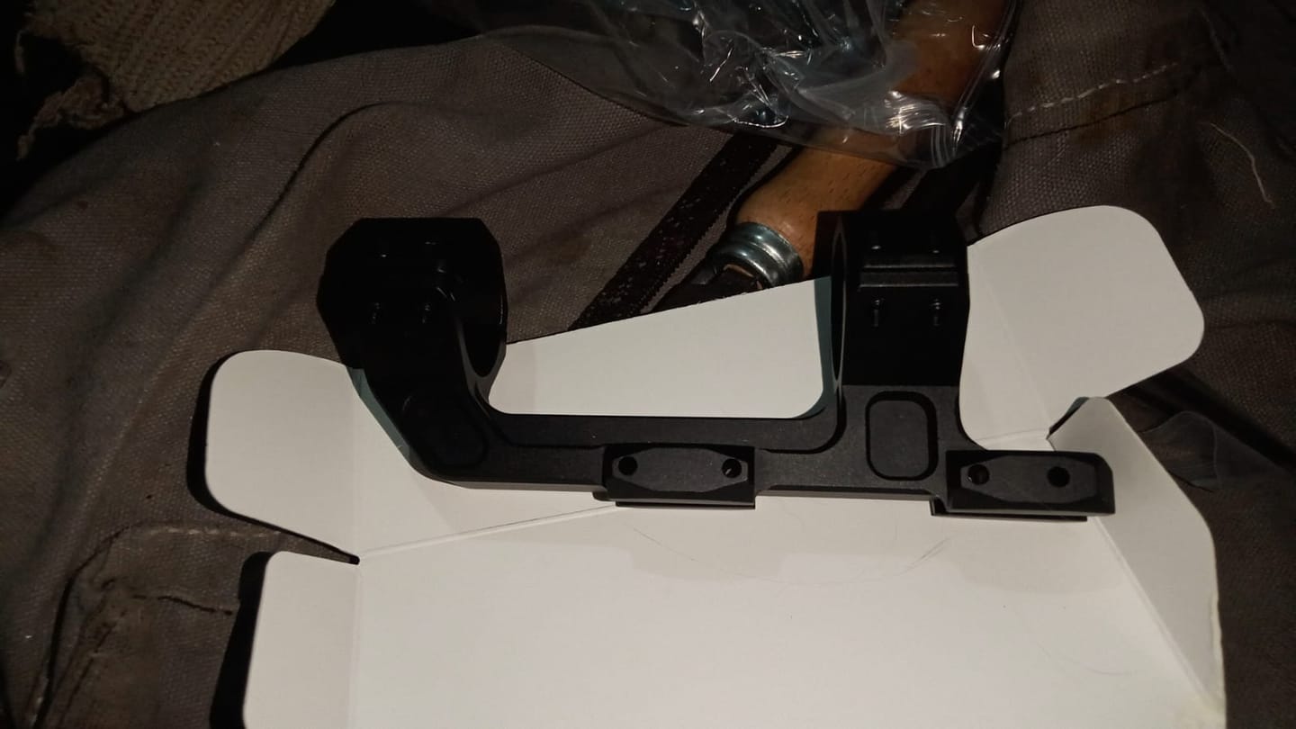 Customer photo review of Vector Optics SCACD-25 Blockmontage mit eingebauter Wasserwaage und Neigungswinkelanzeige für 11mm Schiene