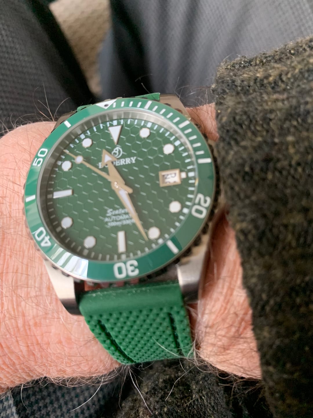 Customer photo review of SEATURTLE.OCEAN(TITANIUM) - Automatic Titanium Diver Watch | Turtle Green