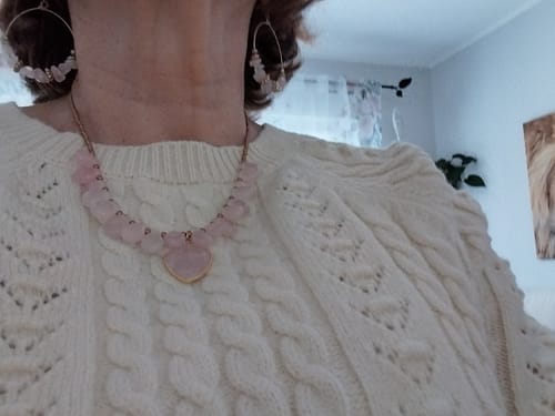Customer photo review of 'Care For You' Rosenquarz-Halskette