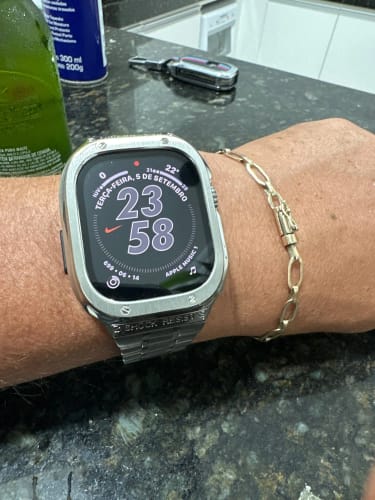 Customer photo review of ArmorSync Elite Apple Watchband