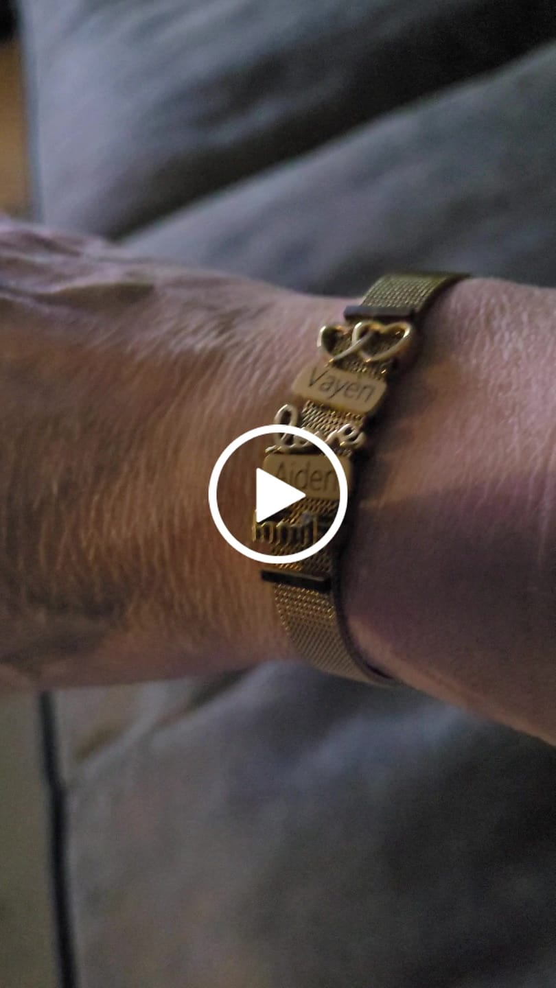 Customer video review of Mesh charm love gold