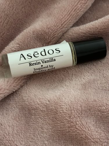 Customer photo review of ETHEREAL SAFFRON PERFUME OIL