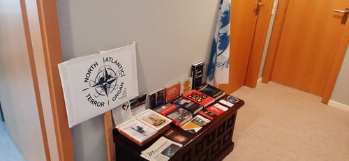 Customer photo review of FLAGGE / SCHWENKFAHNE • FRIEDENSTAUBE / PEACE DOVE - SKETCH