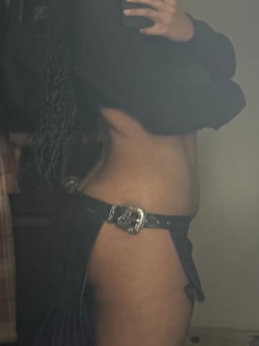 Customer photo review of COCKY SKIRT (BLACK LEATHER)