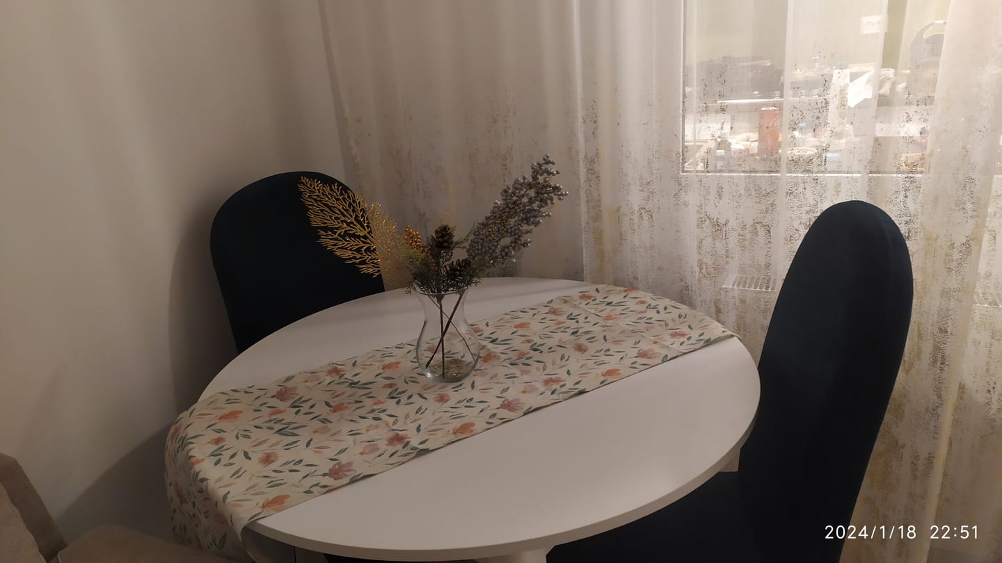 Customer photo review of Masa extensibila RINGO, alba, 102/142x102x76 cm