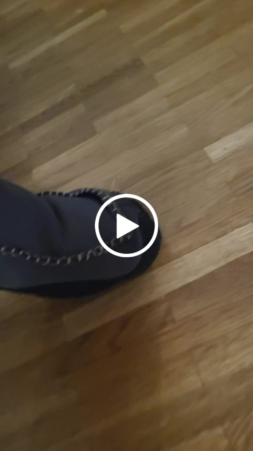 Customer video review of Home Pro - warme Barfuß-Hausschuhe
