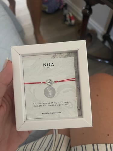 Customer photo review of PULSERA NIÑO/A  HILO ROJO SAN BENITO PLATA