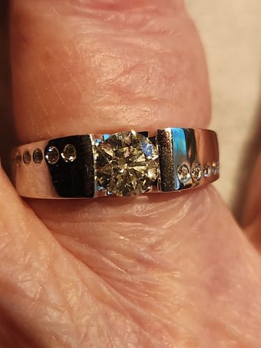 Customer photo review of 0.25 CT Round Cut Natural Diamonds - Diamond Pendants