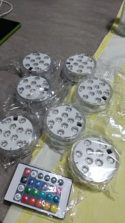 Customer photo review of Kit Luminárias de Piscina RGB - Sem Fio Com Controle Remoto