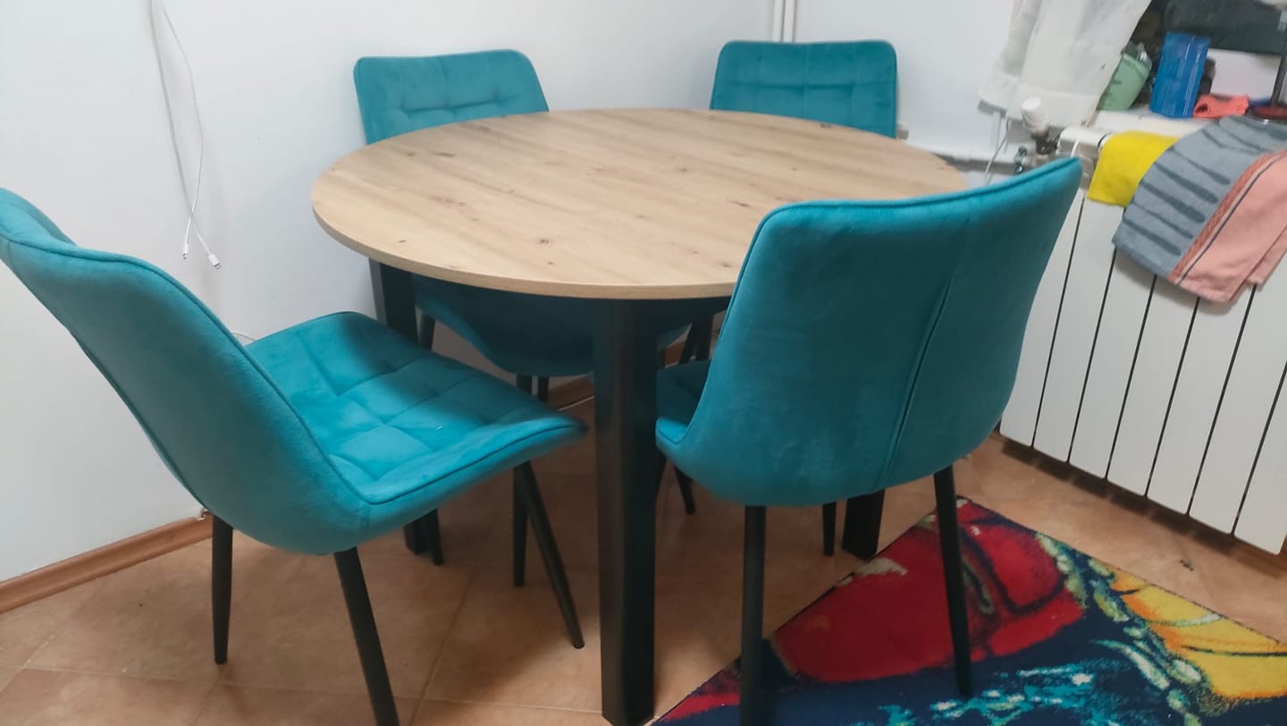Customer photo review of Masa extensibila RINGO, stejar/negru, PAL laminat, 102/142x102x76 cm