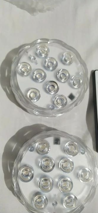 Customer photo review of Kit Luminárias de Piscina RGB - Sem Fio Com Controle Remoto