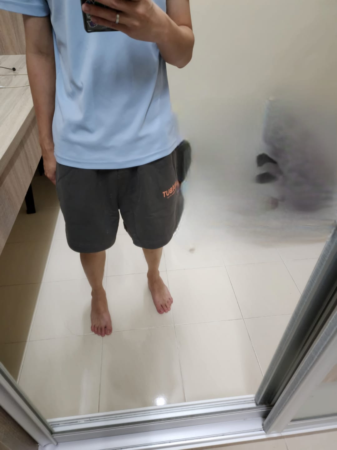 Customer photo review of Unisex LEB Front Pearl Print Oversized Tee