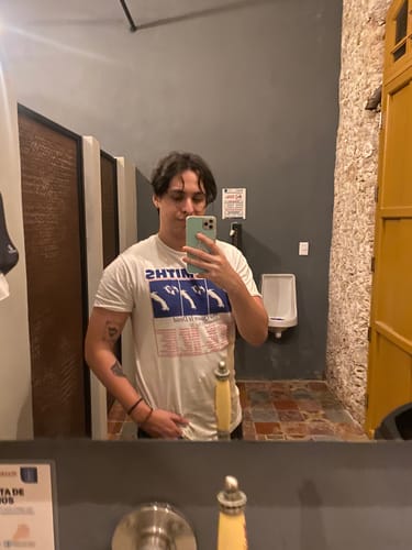 Customer photo review of Playera The Smiths: The Queen Is Dead