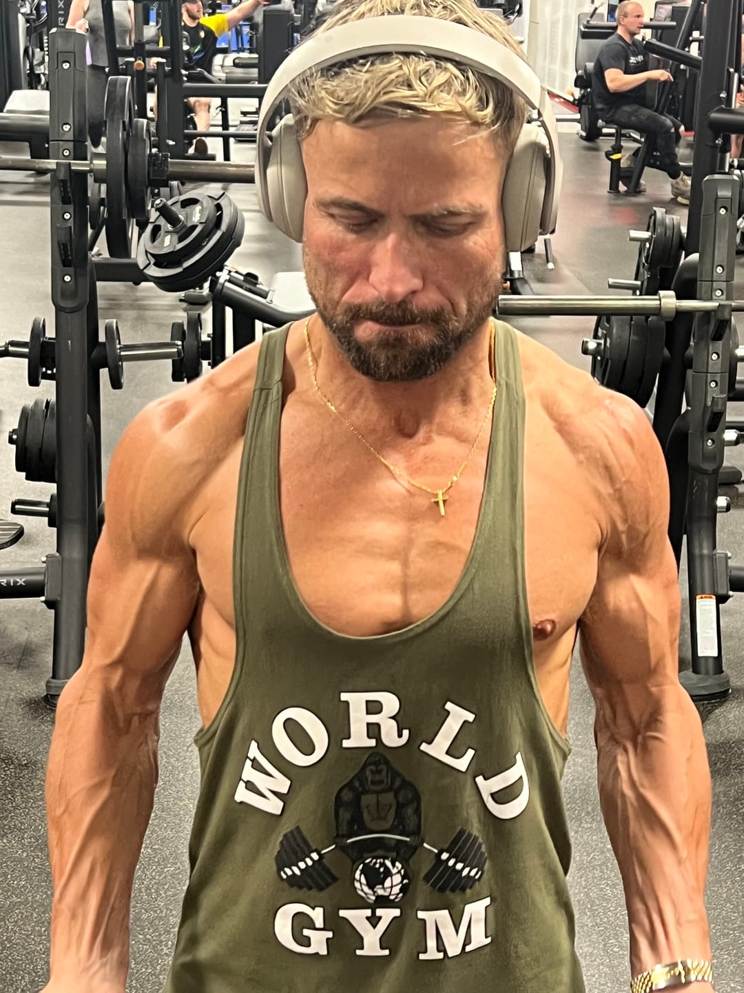 Customer photo review of Stringer Singlet World Gym Gorilla