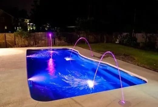 Customer photo review of Kit Luminárias de Piscina RGB - Sem Fio Com Controle Remoto